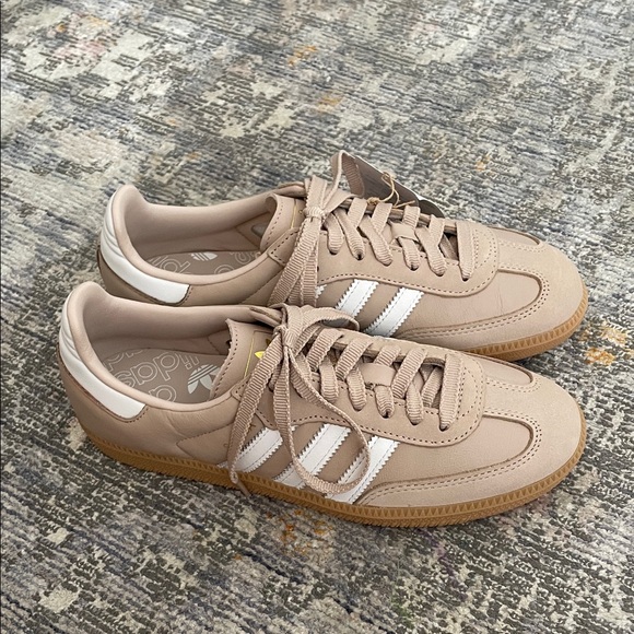 Adidas Women's Samba OG beige Wonder Taupe Sneakers - Picture 2 of 4